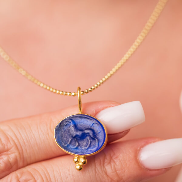 Enamel Aslan İntaglio Gümüş Kolye