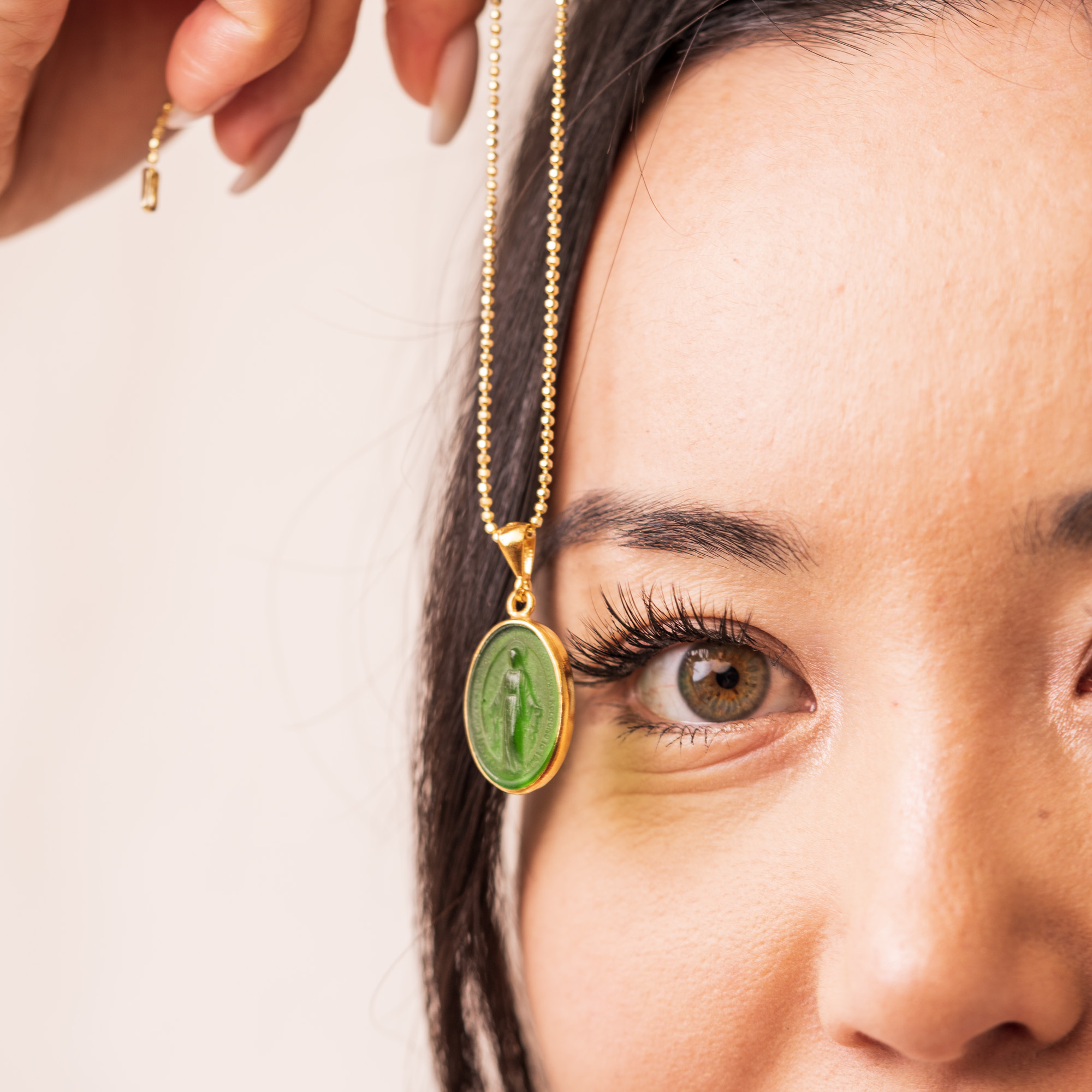 D38 Meryem Ana Enamel İntaglio Kolye